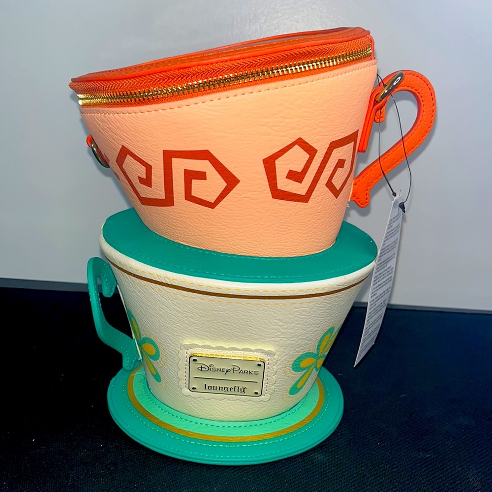 Disney D23 Expo x Loungefly Limited Edition Alice In Wonderland Teacup Bag